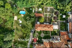 VILLA WITH GUESTHOUSE FOR SALE IN LUCCA, TUSCANY