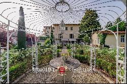 VILLA WITH GUESTHOUSE FOR SALE IN LUCCA, TUSCANY