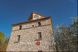 RESTORED COUNTRY HOUSE FOR SALE UMBRIA, ONE HOUR FROM ROME | Romolini - Christie's