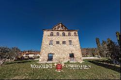 RESTORED COUNTRY HOUSE FOR SALE UMBRIA, ONE HOUR FROM ROME | Romolini - Christie's