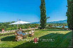 LUXURY VILLA VINEYARD FOR SALE TUSCANY AREZZO | Romolini - Christie's