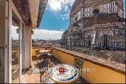 PIAZZA DEL DUOMO, FLORENCE - DUOMO VIEW LUXURY APARTMENTS FOR SALE FLORENCE