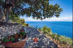 SEA VIEW VILLA FOR SALE PORTO SANTO STEFANO ARGENTARIO | Romolini - Christie's