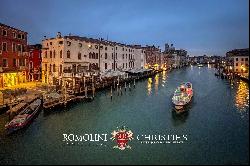 LUXURY APARTMENT FOR SALE GRAND CANAL VENICE