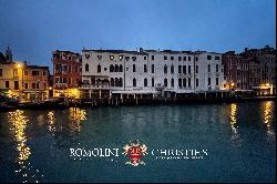 LUXURY APARTMENT FOR SALE GRAND CANAL VENICE