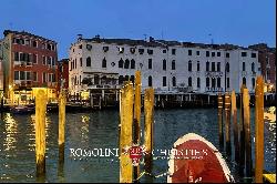 LUXURY APARTMENT FOR SALE GRAND CANAL VENICE