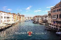 LUXURY APARTMENT FOR SALE GRAND CANAL VENICE