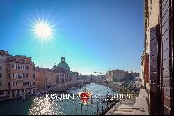 LUXURY APARTMENT FOR SALE GRAND CANAL VENICE