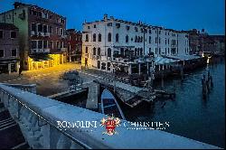 LUXURY APARTMENT FOR SALE GRAND CANAL VENICE