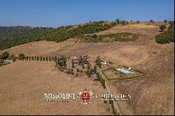 FARMSTEAD FOR SALE IN TUSCANY - BOVINE BREEDING, HORSES