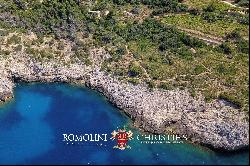 WATERFRONT COASTAL WINE ESTATE, VILLAS SEA ACCESS FOR SALE ARGENTARIO TUSCANY