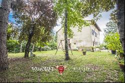 PERIOD VILLA WITH PARK FOR SALE SANSEPOLCRO TUSCANY