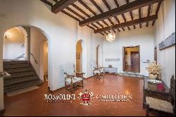 PERIOD VILLA WITH PARK FOR SALE SANSEPOLCRO TUSCANY