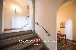 PERIOD VILLA WITH PARK FOR SALE SANSEPOLCRO TUSCANY