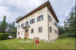 PERIOD VILLA WITH PARK FOR SALE SANSEPOLCRO TUSCANY