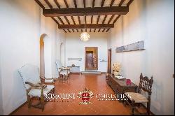 PERIOD VILLA WITH PARK FOR SALE SANSEPOLCRO TUSCANY