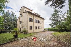 PERIOD VILLA WITH PARK FOR SALE SANSEPOLCRO TUSCANY