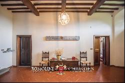 PERIOD VILLA WITH PARK FOR SALE SANSEPOLCRO TUSCANY