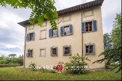 PERIOD VILLA WITH PARK FOR SALE SANSEPOLCRO TUSCANY