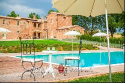 LUXURY COUNTRY HOUSE FOR SALE TUSCANY SIENA