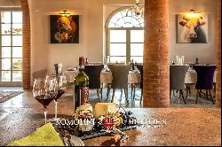 BUONCONVENTO LUXURY VILLA FOR SALE VAL D'ORCIA TUSCANY