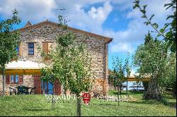 RESTORED COUNTRY HOUSE, AGRITURISMO FOR SALE UMBRIA