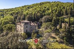 HISTORIC VILLA FOR SALE IN CITTÀ DI CASTELLO, UMBRIA