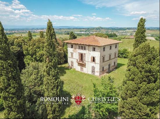 PERIOD VILLA TO BE RESTORED FOR SALE IN CHIANTI