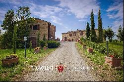 ESTATE AGRITURISMO FOR SALE MONTALCINO, TUSCANY, BRUNELLO