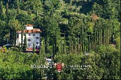 40.6-HA ESTATE WITH HISTORIC VILLA FOR SALE TUSCANY | Romolini - Christie's