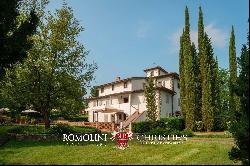 40.6-HA ESTATE WITH HISTORIC VILLA FOR SALE TUSCANY | Romolini - Christie's