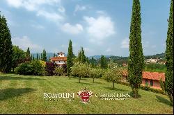 40.6-HA ESTATE WITH HISTORIC VILLA FOR SALE TUSCANY | Romolini - Christie's