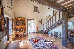 RUSTIC COUNTRY HOUSE FOR SALE IN LORO CIUFFENNA, TUSCANY