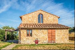 ESTATE WITH TWO HAMLETS FOR SALE NEAR AREZZO, TUSCANY