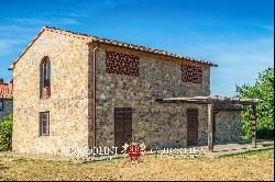 ESTATE WITH TWO HAMLETS FOR SALE NEAR AREZZO, TUSCANY