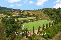 CHIANTI ARETINO, 80 HA ESTATE WITH RESORT AND VINEYARD FOR SALE