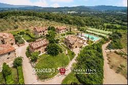 CHIANTI ARETINO, 80 HA ESTATE WITH RESORT AND VINEYARD FOR SALE