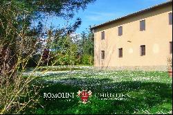 LEOPOLDINA WITH POOL FOR SALE, VALDARNO, TUSCANY