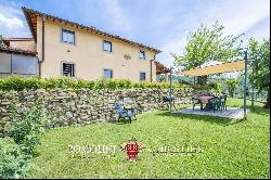 FLORENCE: AGRITURISMO WITH POOL AND OLIVE GROVE, TUSCANY