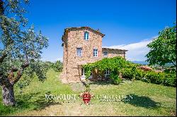 ECO-FRIENDLY FARMHOUSE WITH GARDEN AND OLIVE GROVE FOR SALE TUSCANY