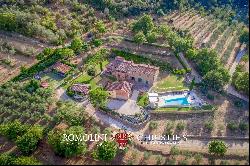 AREZZO, TUSCANY: LUXURY RESTORED FARMHOUSE WITH POOL FOR SALE