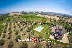 BEAUTIFUL WINE RESORT FOR SALE IN TUSCANY, SIENA, STATE OF THE ART WINERY, 25 HECTARES OF