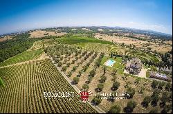 BEAUTIFUL WINE RESORT FOR SALE IN TUSCANY, SIENA, STATE OF THE ART WINERY, 25 HECTARES OF