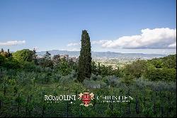 VILLA WITH PANORAMIC VIEW FOR SALE IN ANGHIARI, TUSCANY