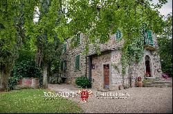 VILLA WITH PANORAMIC VIEW FOR SALE IN ANGHIARI, TUSCANY