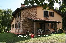 MODERN VILLA FOR SALE IN AREZZO, TUSCANY