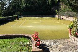 TUSCANY: LUXURY VILLA WITH PANORAMIC VIEW AND TENNIS COURT FOR SALE, AREZZO, POOL, OLIVE 