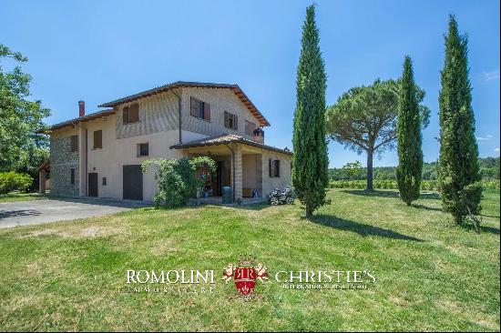 WINE ESTATE WITH 13 HA OF VINEYARDS FOR SALE ON THE TRASIMENO LAKE, UMBRIA