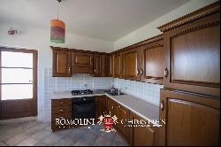 WINE ESTATE WITH APARTMENT FOR SALE IN GROSSETO, TUSCANY MONTECUCCO