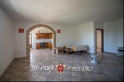 WINE ESTATE WITH APARTMENT FOR SALE IN GROSSETO, TUSCANY MONTECUCCO